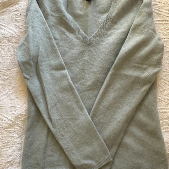 Ann Taylor | Light Blue Cashmere Sweater Long Sleeve V Neck | Size Medium - Picture 4 of 6